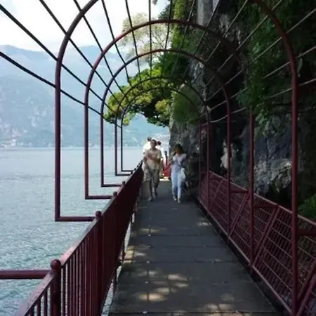 아파트 With Garden In *