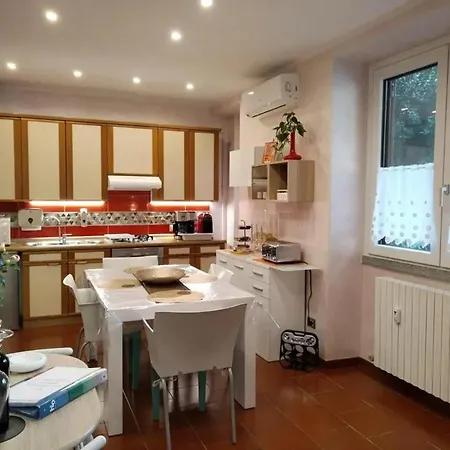 Apartment With Garden In *